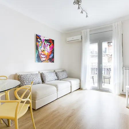Eixample Apartment *